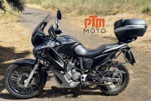 Honda XL 700 V Transalp con faretti aggiuntivi e t