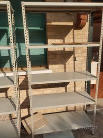 3 scaffalature in metallo