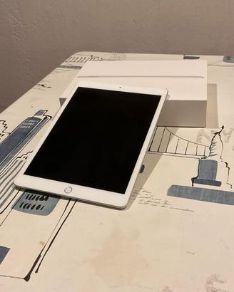 Apple iPad 8ª Generazione - 32GB Wi-Fi Silver