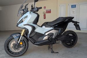 HONDA X-ADV 750
