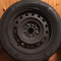 Gomme invernali e cerchi Hankook 195/60 R15