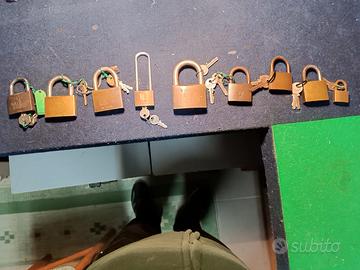 9 lucchetti