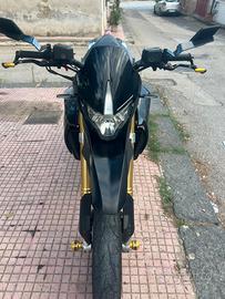 Aprilia Dorsoduro 750 black edizion