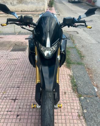 Aprilia Dorsoduro 750 black edizion