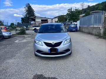 Lancia Ypsilon 1.2 69 CV 5 porte Silver