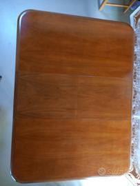 Tavolo in legno anni 80’