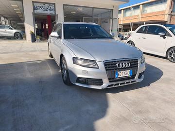 AUDI A4 AVAN