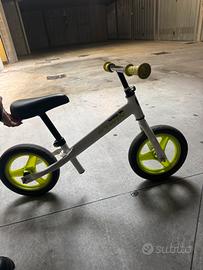 Bicicletta senza pedali