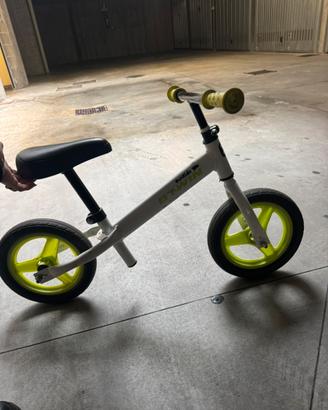 Bicicletta senza pedali