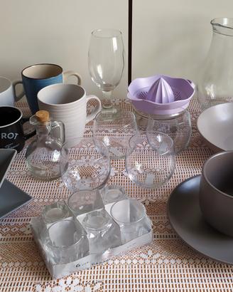 SET DI BICCHIERI E TAZZE