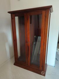 Arte povera vetrina / libreria 