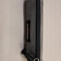 2 astucci eastpak praticamente nuovi