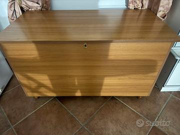 Panca in legno contenitore