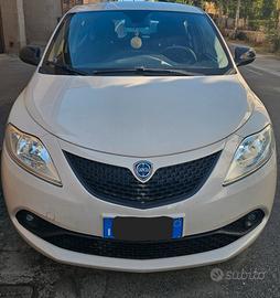 lancia ypsilon gold 