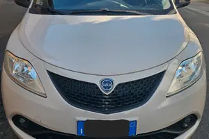 lancia ypsilon gold 