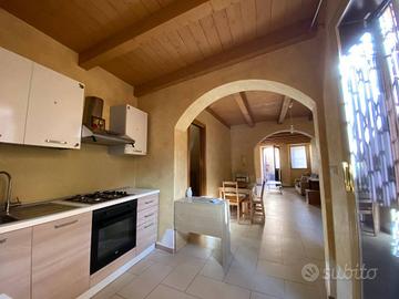 3 Vani ARREDATO (via Guglielmo - P.zza Cavour)