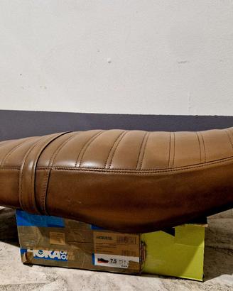 sella Triumph Street Twin 900 marrone