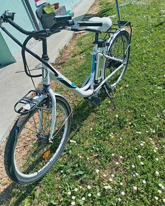Bici elettrica medio alta da donna