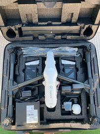 Dji Inspire 1 v2 + 3 batterie + hub ricarica etc