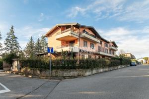 TRE LOCALI CON DOPPI SERVIZI E BOX DOPPIO