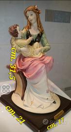 statua mamma con bambino serie Valentino