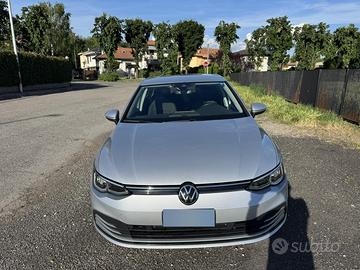 Volkswagen Golf 8 1.0 TSI (110 CV) - 2022