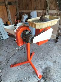 mulino elettrico 220 v  300€