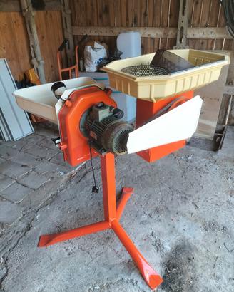 mulino elettrico 220 v  300€