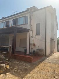 Barrali:ampia casa indipendente