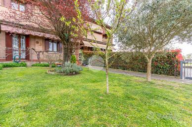 VILLA A SCHIERA A FERRARA