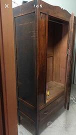 Armadio in legno antico secolare