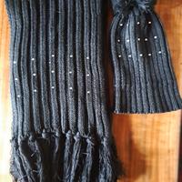 SCIARPA E CAPPELLO NERO