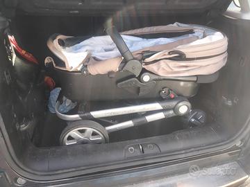 passeggino e portanfa' completo di ruote per entra