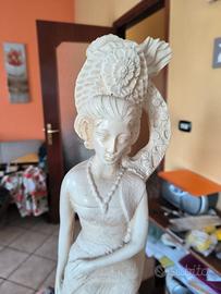 Dea bendata in resina in eccellenti condizioni
