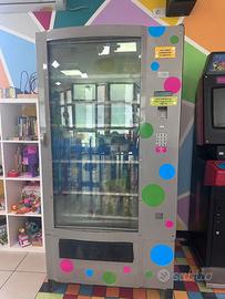 distributore automatico di snack e bibite
