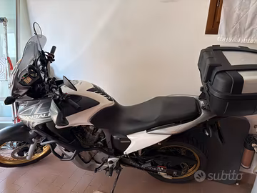 Honda Transalp XL700V