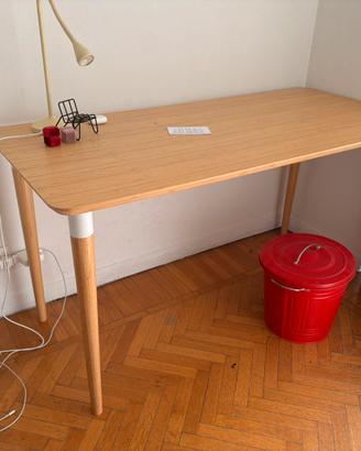 Scrivania in legno