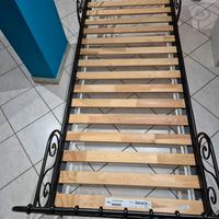 Letto da una piazza
in ferro battuto