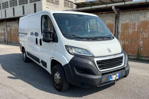 PEUGEOT Boxer 330 2.0 BlueHDi 130CV PC-TN Furgon