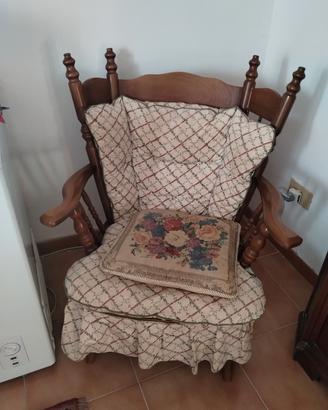 Sedia a dondolo in legno stile classico