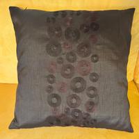 Cuscino decorativo color marrone scuro