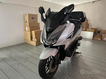 Honda Forza 350