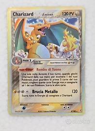 Carta pokemon rara Charizard