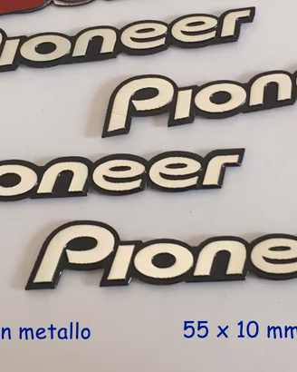 4 scritte adesive Pioneer in metallo  55 x 10 mm