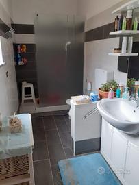 Casa indipendente immersa nel verde