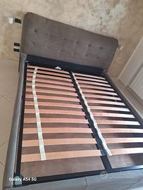 Letto matrimoniale  con cassettone