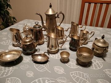 Set teiere, porta zucchero e lattiere