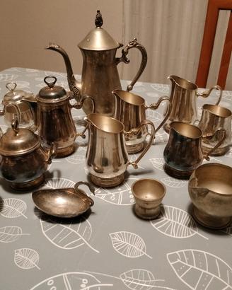 Set teiere, porta zucchero e lattiere