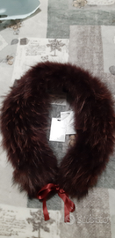 Collo pelliccia rosso scuro