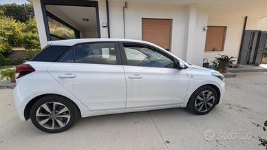 Hyundai i20 1.2 84 CV benzina, 2015 euro 6 
